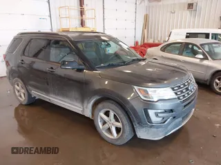 2017 Ford Explorer XLT z VIN 1FM5K8D80HGD83712, wystawiony jako IAAI lot #42442129 z przebiegiem 196 825 mil mil oraz . Historia ofert i sprzedaży dostępna na DreamBid. Obrazek 1.