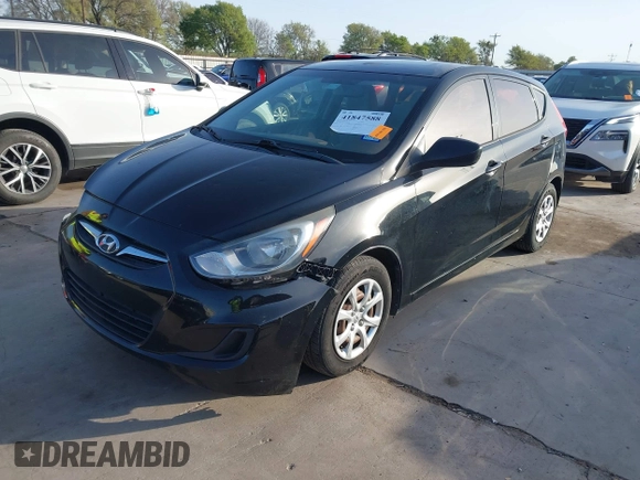 2013 Hyundai Accent GS z VIN KMHCT5AE7DU083304, wystawiony jako IAAI lot #41847588 z przebiegiem 133 971 mil mil oraz . Historia ofert i sprzedaży dostępna na DreamBid. Obrazek 21.