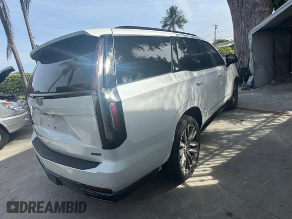 2024 Cadillac Escalade 4WD Sport Platinum z VIN 1GYS4GKL9RR176710, wystawiony jako Copart lot #80228794 z przebiegiem 914 mil mil oraz Czysty tytuł • Clean title. Historia ofert i sprzedaży dostępna na DreamBid. Obrazek 4.