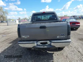 2005 Ford F-250 XL z VIN 1FTSW21P75EA97710, wystawiony jako IAAI lot #42157139 z przebiegiem 182 470 mil mil oraz . Historia ofert i sprzedaży dostępna na DreamBid. Obrazek 16.