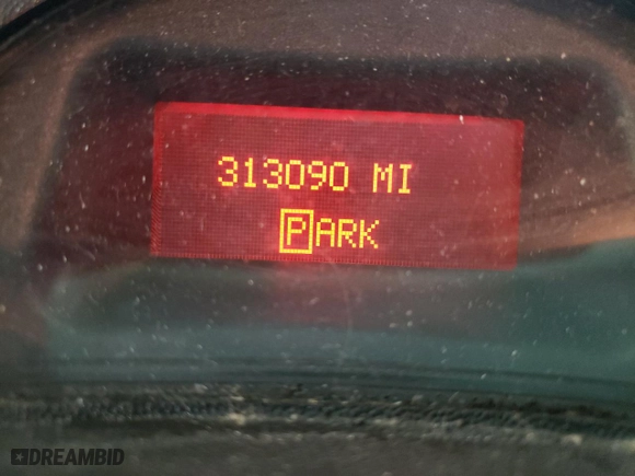 2004 Pontiac Grand Prix GT2 with VIN 2G2WS522341147492, listed as a Copart auction lot 45305943 with 313,090 mi miles and Non Repairable. Bid and sale history available at carsss.com. Image 8.