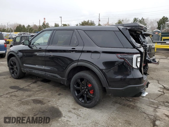 2022 Ford Explorer ST with VIN 1FM5K8GC2NGA38791, listed as a Copart auction lot 46947935 with 31,821 mi miles and Salvage Title. Bid and sale history available at carsss.com. Image 2.