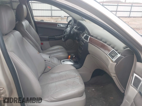 2005 Chrysler Pacifica Touring z VIN 2C4GF68475R658287, wystawiony jako IAAI lot #42440152 z przebiegiem 224 347 mil mil oraz . Historia ofert i sprzedaży dostępna na DreamBid. Obrazek 5.