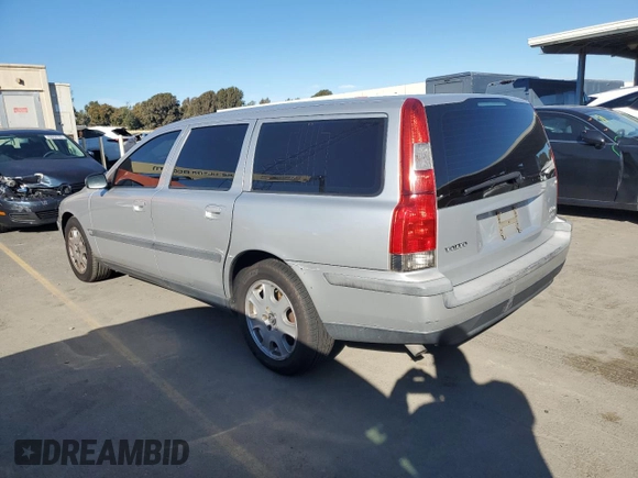 2004 Volvo V70 with VIN YV1SW59V142358585, listed as a Copart auction lot 88553485 with 215,670 mi miles and Salvage title. Bid and sale history available at DreamBid. Image 2.