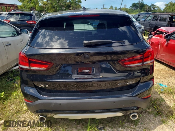 2022 BMW X1 sDrive28i with VIN WBXJG7C06N5V26523, listed as a Copart auction lot 53627293 with 6,099 mi miles and Non Repairable. Bid and sale history available at carsss.com. Image 6.