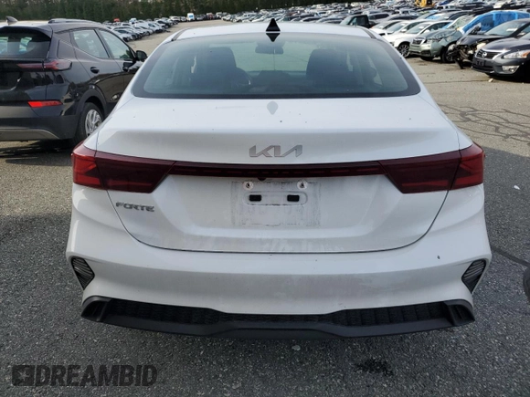 2024 Kia Forte LXS with VIN 3KPF24AD4RE754309, listed as a Copart auction lot 54677035 with 31,931 mi miles and Clean Title. Bid and sale history available at carsss.com. Image 6.