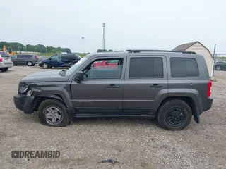 2017 Jeep Patriot Sport SE with VIN 1C4NJPBA0HD118393, listed as a IAAI auction lot 42481719 with 159,602 mi miles and . Bid and sale history available at DreamBid. Image 15.