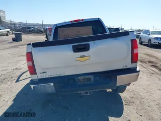 2010 Chevrolet Silverado 1500 LS with VIN 3GCRKREA3AG205283, listed as a IAAI auction lot 41757424 with 1 mi miles. Bid and sale history available at carsss.com. Image 15.