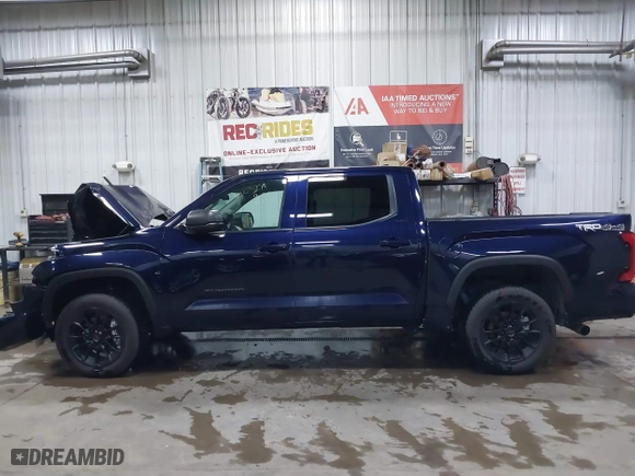 2024 Toyota Tundra 4WD SR5 with VIN 5TFLA5DB7RX176664, listed as a IAAI auction lot 40418278 with 12,105 mi miles. Bid and sale history available at carsss.com. Image 15.