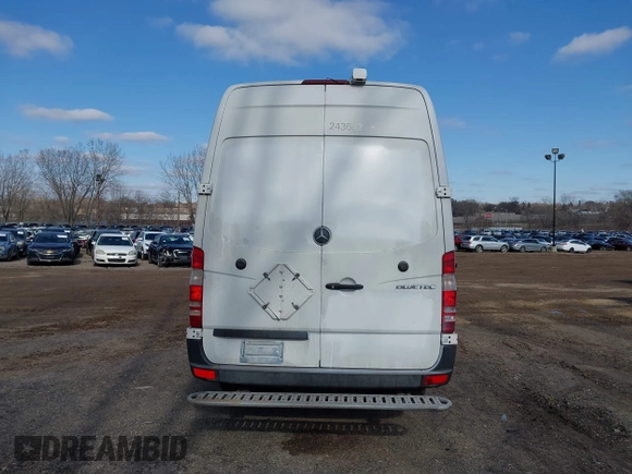 2011 Mercedes-Benz Sprinter Cargo with VIN WD3PE8CB7B5577541, listed as a IAAI auction lot 41883588 with 305,270 mi miles. Bid and sale history available at carsss.com. Image 16.