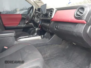 2017 Toyota Tacoma SR5 with VIN 5TFCZ5AN6HX076769, listed as a IAAI auction lot 41889869 with 208,894 mi miles. Bid and sale history available at carsss.com. Image 5.