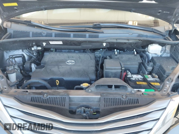2011 Toyota Sienna XLE AAS with VIN 5TDYK3DC7BS047822, listed as a IAAI auction lot 42073635 with 150,424 mi miles. Bid and sale history available at carsss.com. Image 10.