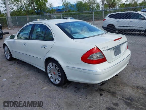 2008 Mercedes-Benz E-Class Luxury 3.5L with VIN WDBUF87XX8B263600, listed as a IAAI auction lot 41710474 with 1 mi miles. Bid and sale history available at carsss.com. Image 3.