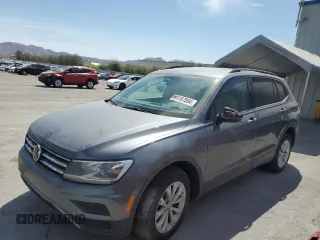 2020 Volkswagen Tiguan S z VIN 3VV0B7AX8LM025049, wystawiony jako Copart lot #81767094 z przebiegiem 76 640 mil mil oraz Szkoda całkowita • Salvage title. Historia ofert i sprzedaży dostępna na DreamBid. Obrazek 1.