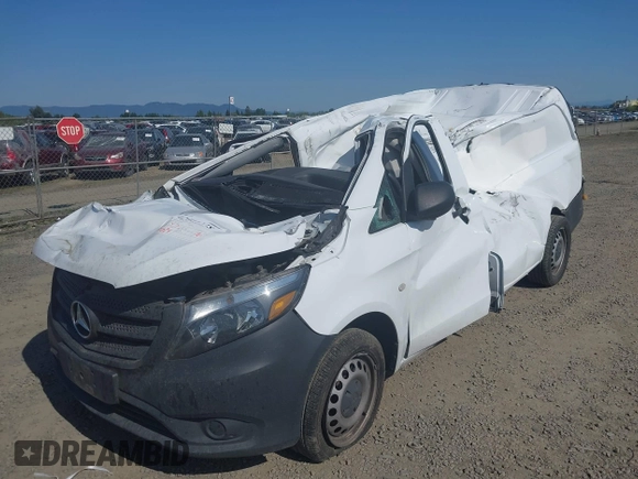 2017 Mercedes-Benz Metris Cargo z VIN WD3PG2EA5H3224490, wystawiony jako IAAI lot #42001238 z przebiegiem 71 869 mil mil oraz . Historia ofert i sprzedaży dostępna na DreamBid. Obrazek 6.