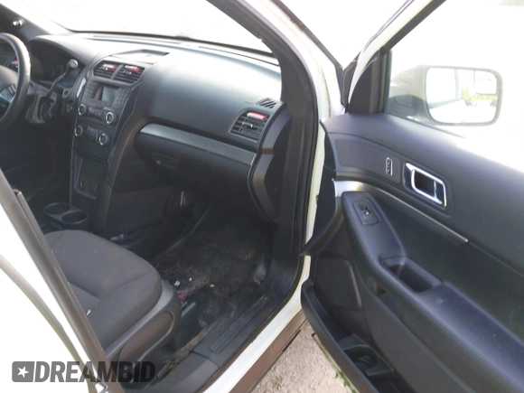2017 Ford Police Interceptor Utility z VIN 1FM5K8AR3HGB93125, wystawiony jako IAAI lot #42276492 z przebiegiem Nie podano mil oraz . Historia ofert i sprzedaży dostępna na DreamBid. Obrazek 5.