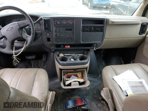 2005 Chevrolet Express Cargo z VIN 1GCFG15X051168059, wystawiony jako Copart lot #88302095 z przebiegiem Nie podano mil oraz Szkoda całkowita • Salvage title. Historia ofert i sprzedaży dostępna na DreamBid. Obrazek 8.