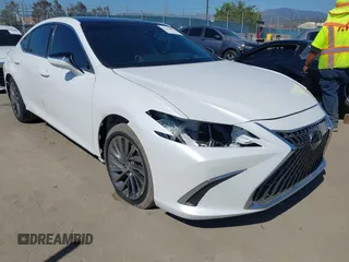 2024 Lexus ES 350 Luxury z VIN 58AEZ1B15RU175250, wystawiony jako IAAI lot #42233883 z przebiegiem 14 483 mil mil oraz . Historia ofert i sprzedaży dostępna na DreamBid. Obrazek 1.
