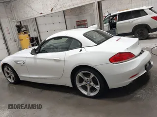 2015 BMW Z4 sDrive28i with VIN WBALL5C51FJ997681, listed as a IAAI auction lot 41323332 with 47,991 mi miles. Bid and sale history available at carsss.com. Image 14.