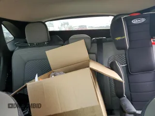 2020 Ford Escape SE с VIN 1FMCU9G62LUB00819, выставлен на аукционе Copart как лот 52768275 с пробегом 70 583 миль миль и На запчасти • Non repairable. История ставок и продаж доступна на DreamBid. Изображение 10.