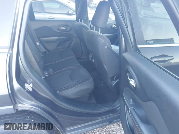 2017 Jeep Cherokee Latitude z VIN 1C4PJLCB6HW542030, wystawiony jako IAAI lot #42306511 z przebiegiem 85 461 mil mil oraz . Historia ofert i sprzedaży dostępna na DreamBid. Obrazek 8.
