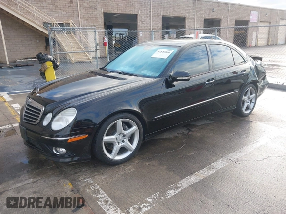 2009 Mercedes-Benz E-Class Luxury 3.5L with VIN WDBUF56X79B438094, listed as a IAAI auction lot 41524000 with 135,933 mi miles. Bid and sale history available at carsss.com. Image 2.