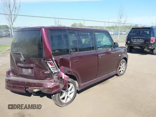 2005 Scion xB z VIN JTLKT324X54028507, wystawiony jako IAAI lot #42106381 z przebiegiem 180 641 mil mil oraz . Historia ofert i sprzedaży dostępna na DreamBid. Obrazek 4.
