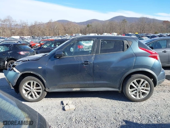 2011 Nissan Juke SL with VIN JN8AF5MV2BT028295, listed as a IAAI auction lot 41024032 with 109,946 mi miles. Bid and sale history available at carsss.com. Image 14.