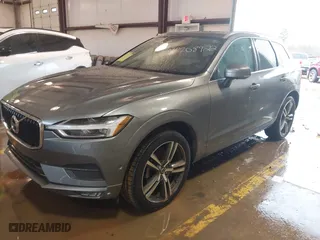 2018 Volvo XC60 Momentum with VIN LYV102RK2JB122061, listed as a IAAI auction lot 41708922 with 66,950 mi miles. Bid and sale history available at carsss.com. Image 17.