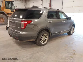2014 Ford Explorer XLT with VIN 1FM5K8D81EGB57934, listed as a IAAI auction lot 41755203 with 138,265 mi miles. Bid and sale history available at carsss.com. Image 4.
