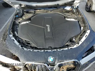2023 BMW i7 xDrive60 z VIN WBY53EJ05PCN85609, wystawiony jako Copart lot #37740884 z przebiegiem Nie podano mil oraz . Historia ofert i sprzedaży dostępna na DreamBid. Obrazek 11.