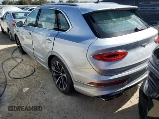 2021 Bentley Bentayga V8 z VIN SJAAM2ZV4MC034001, wystawiony jako Copart lot #78093424 z przebiegiem Nie podano mil oraz Szkoda całkowita • Salvage title. Historia ofert i sprzedaży dostępna na DreamBid. Obrazek 2.