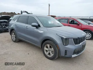 2024 Kia Sorento LX z VIN 5XYRG4JCXRG280018, wystawiony jako IAAI lot #41616520 z przebiegiem 12 403 mil mil oraz . Historia ofert i sprzedaży dostępna na DreamBid. Obrazek 1.