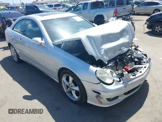 2006 Mercedes-Benz CLK 350 z VIN WDBTJ56H16F183837, wystawiony jako IAAI lot #42271867 z przebiegiem 52 255 mil mil oraz . Historia ofert i sprzedaży dostępna na DreamBid. Obrazek 1.