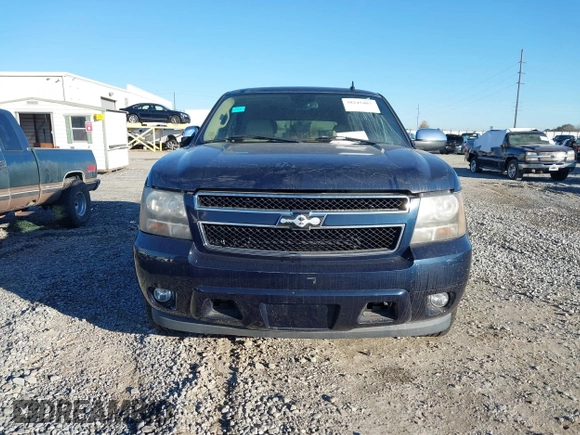 2008 Chevrolet Tahoe 1LT z VIN 1GNFC13J18J107597, wystawiony jako IAAI lot #38245407 z przebiegiem 152 950 mil mil oraz . Historia ofert i sprzedaży dostępna na DreamBid. Obrazek 11.