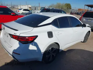 2020 Nissan Sentra SV z VIN 3N1AB8CV4LY280944, wystawiony jako IAAI lot #41645218 z przebiegiem 76 446 mil mil oraz . Historia ofert i sprzedaży dostępna na DreamBid. Obrazek 4.