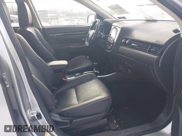 2018 Mitsubishi Outlander ES with VIN JA4AZ3A39JJ006387, listed as a IAAI auction lot 41362285 with 67,596 mi miles and . Bid and sale history available at DreamBid. Image 5.