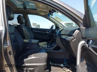 2013 Kia Sorento EX with VIN 5XYKU4A25DG411785, listed as a IAAI auction lot 42204291 with 203,501 mi miles and . Bid and sale history available at carsss.com. Image 5.