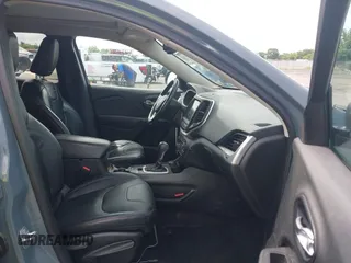 2014 Jeep Cherokee Trailhawk z VIN 1C4PJMBS4EW236950, wystawiony jako IAAI lot #42636128 z przebiegiem 170 491 mil mil oraz . Historia ofert i sprzedaży dostępna na DreamBid. Obrazek 5.