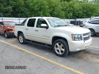 2008 Chevrolet Avalanche 2LT with VIN 3GNFK12338G263115, listed as a IAAI auction lot 42611695 with 152,912 mi miles and . Bid and sale history available at DreamBid. Image 1.