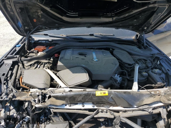 2018 BMW 5 Series 530e with VIN WBAJA9C5XJB249695, listed as a Copart auction lot 61974345 with Not provided miles and Clean title. Bid and sale history available at DreamBid. Image 11.