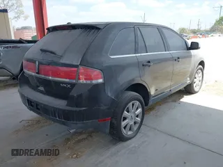 2007 Lincoln MKX with VIN 2LMDU68C77BJ11645, listed as a IAAI auction lot 42097015 with 155,678 mi miles. Bid and sale history available at carsss.com. Image 4.