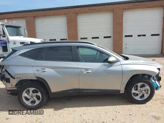 2024 Hyundai Tucson SEL z VIN 5NMJBCDE5RH299830, wystawiony jako IAAI lot #42043894 z przebiegiem 19 340 mil mil oraz . Historia ofert i sprzedaży dostępna na DreamBid. Obrazek 13.
