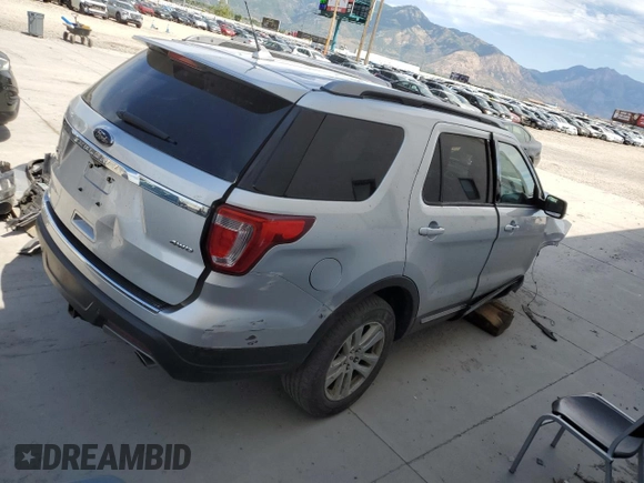 2018 Ford Explorer XLT z VIN 1FM5K8D83JGC67863, wystawiony jako Copart lot #62029795 z przebiegiem Nie podano mil oraz Szkoda całkowita • Salvage title. Historia ofert i sprzedaży dostępna na DreamBid. Obrazek 3.