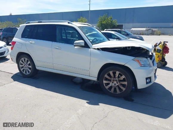 2012 Mercedes-Benz GLK-Class GLK 350 with VIN WDCGG8HB6CF765868, listed as a IAAI auction lot 41880139 with 157,437 mi miles. Bid and sale history available at carsss.com. Image 1.