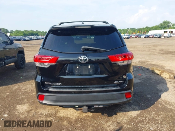 2018 Toyota Highlander SE with VIN 5TDJZRFH7JS868717, listed as a IAAI auction lot 42593499 with 83,533 mi miles and . Bid and sale history available at DreamBid. Image 16.
