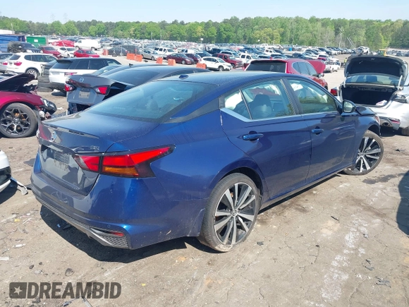 2022 Nissan Altima SR z VIN 1N4BL4CV0NN360271, wystawiony jako IAAI lot #42006350 z przebiegiem 104 281 mil mil oraz . Historia ofert i sprzedaży dostępna na DreamBid. Obrazek 4.