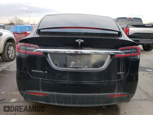 2017 Tesla Model X 90D z VIN 5YJXCBE2XHF060912, wystawiony jako Copart lot #85946834 z przebiegiem 135 277 mil mil oraz Szkoda całkowita • Salvage title. Historia ofert i sprzedaży dostępna na DreamBid. Obrazek 6.