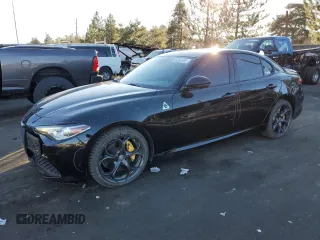 2019 Alfa Romeo Giulia Ti z VIN ZARFANBN0K7602653, wystawiony jako Copart lot #86393384 z przebiegiem 45 974 mil mil oraz Czysty tytuł • Clean title. Historia ofert i sprzedaży dostępna na DreamBid. Obrazek 1.