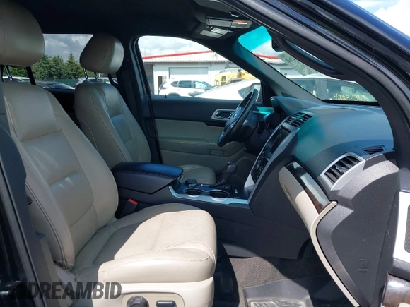 2015 Ford Explorer Limited z VIN 1FM5K8F88FGC69323, wystawiony jako IAAI lot #42254308 z przebiegiem 309 905 mil mil oraz . Historia ofert i sprzedaży dostępna na DreamBid. Obrazek 5.